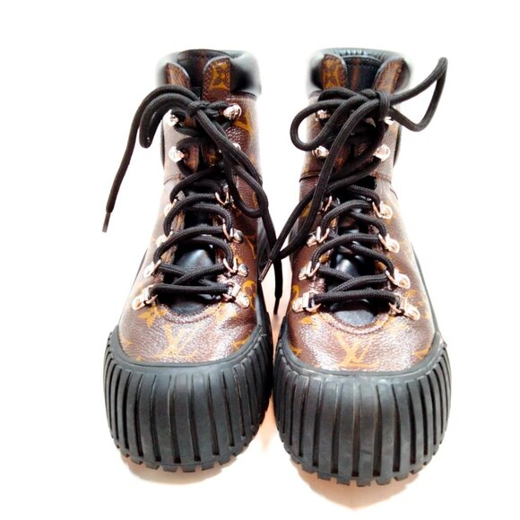 Louis Vuitton Boots Women Dark Brown Leather (calf) 660-073025 - Picture 1 of 9